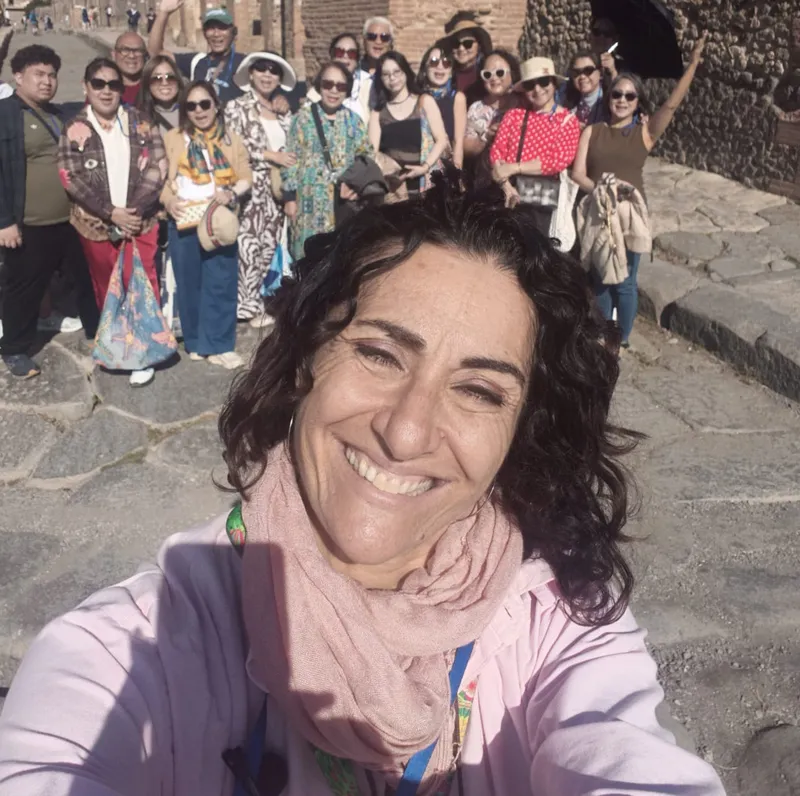 Hi, i am Pina, your personal guide to discover the beauties of Campania Region